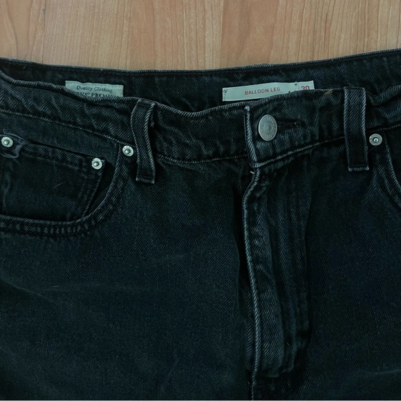 Levi’s Black Denim Shorts - Picture 4 of 5